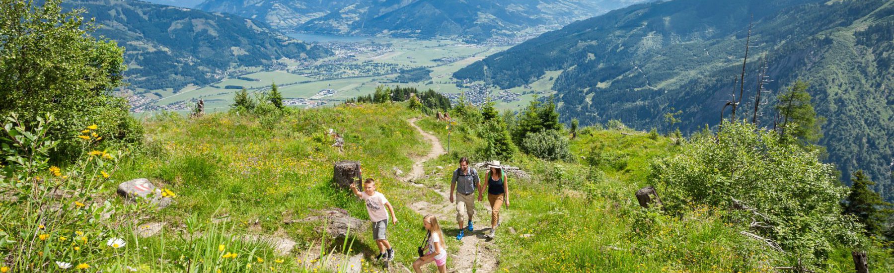 wandelen tussen de bergen in zell am see